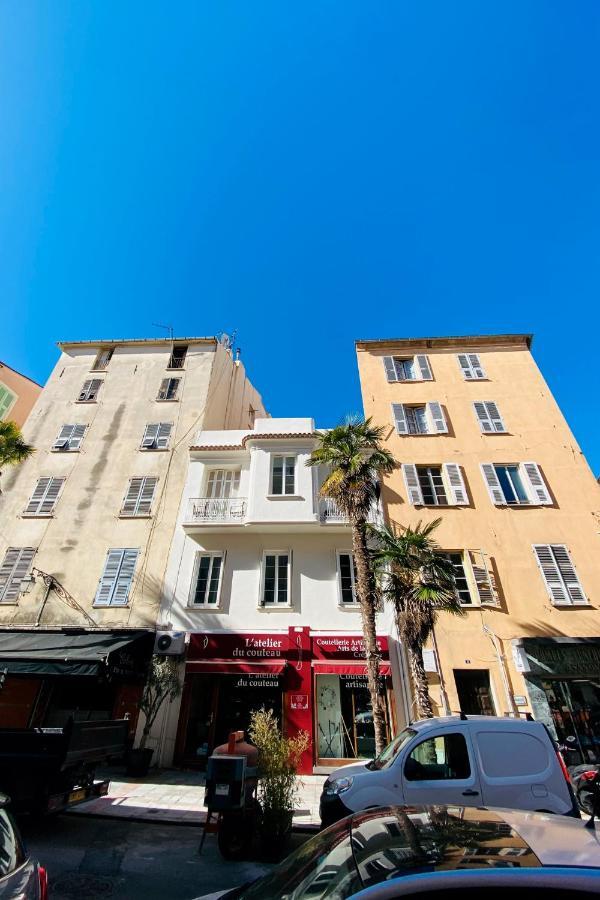 Les Suites R Bonaparte - Appartements De Standing Au Coeur De La Vieille Ville Pietonne أجاكسيو المظهر الخارجي الصورة